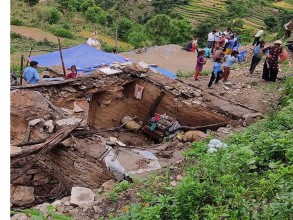 बैतडीमा घर भत्किँदा च्यापिएर एक किशोरीको मृत्यु